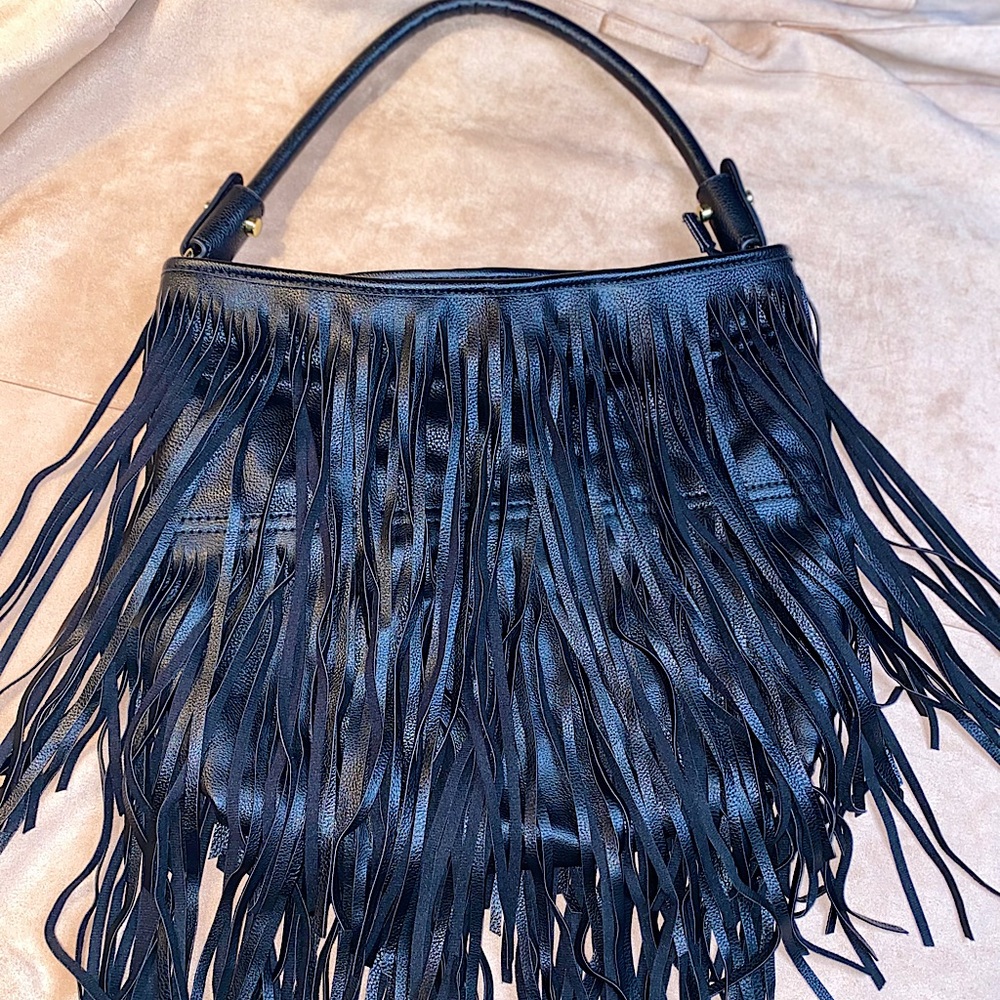❗️SALE❗️🌸H&M Cute Fringe Shoulder Bag👜🌸